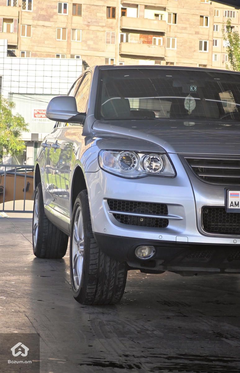 Volkswagen Touareg - image 4