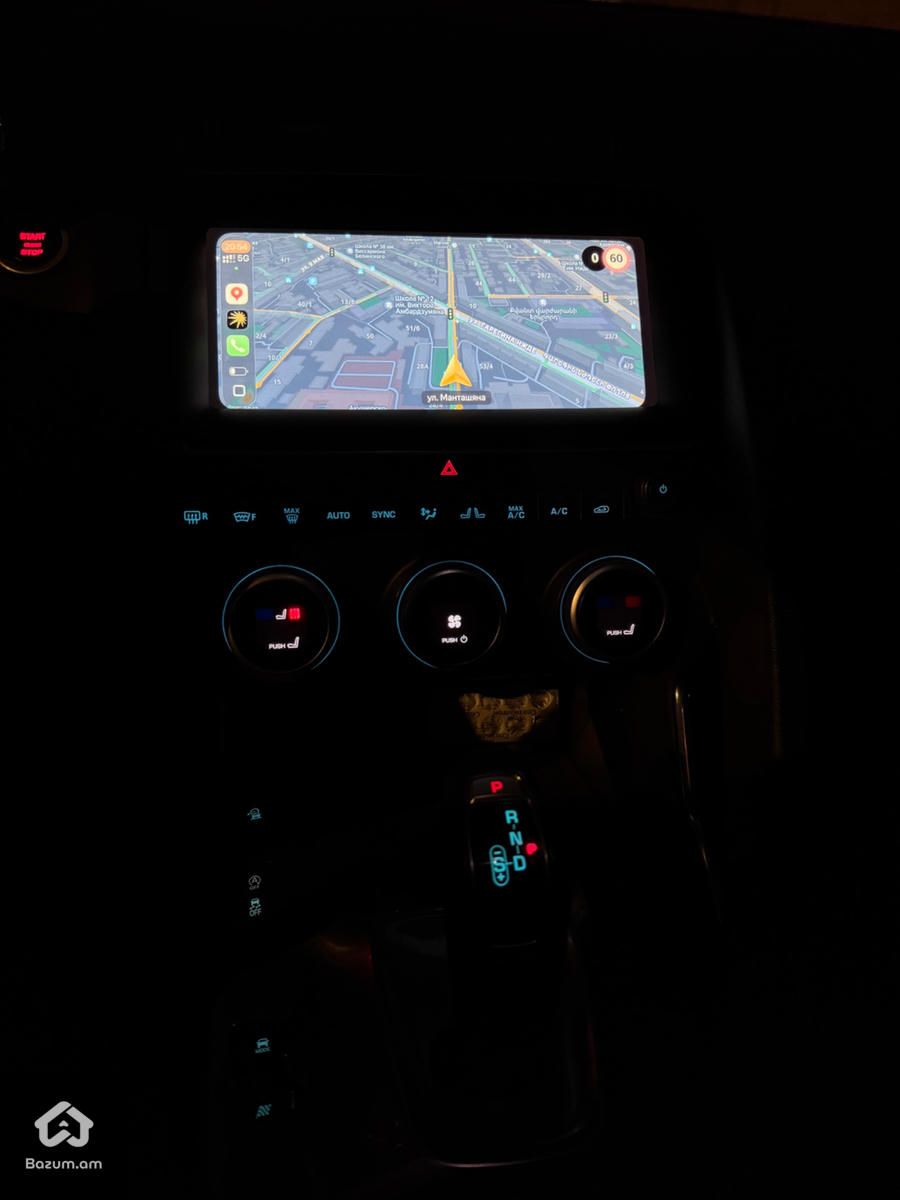 Jaguar E-Pace R-Dynamic P250AWD - image 9