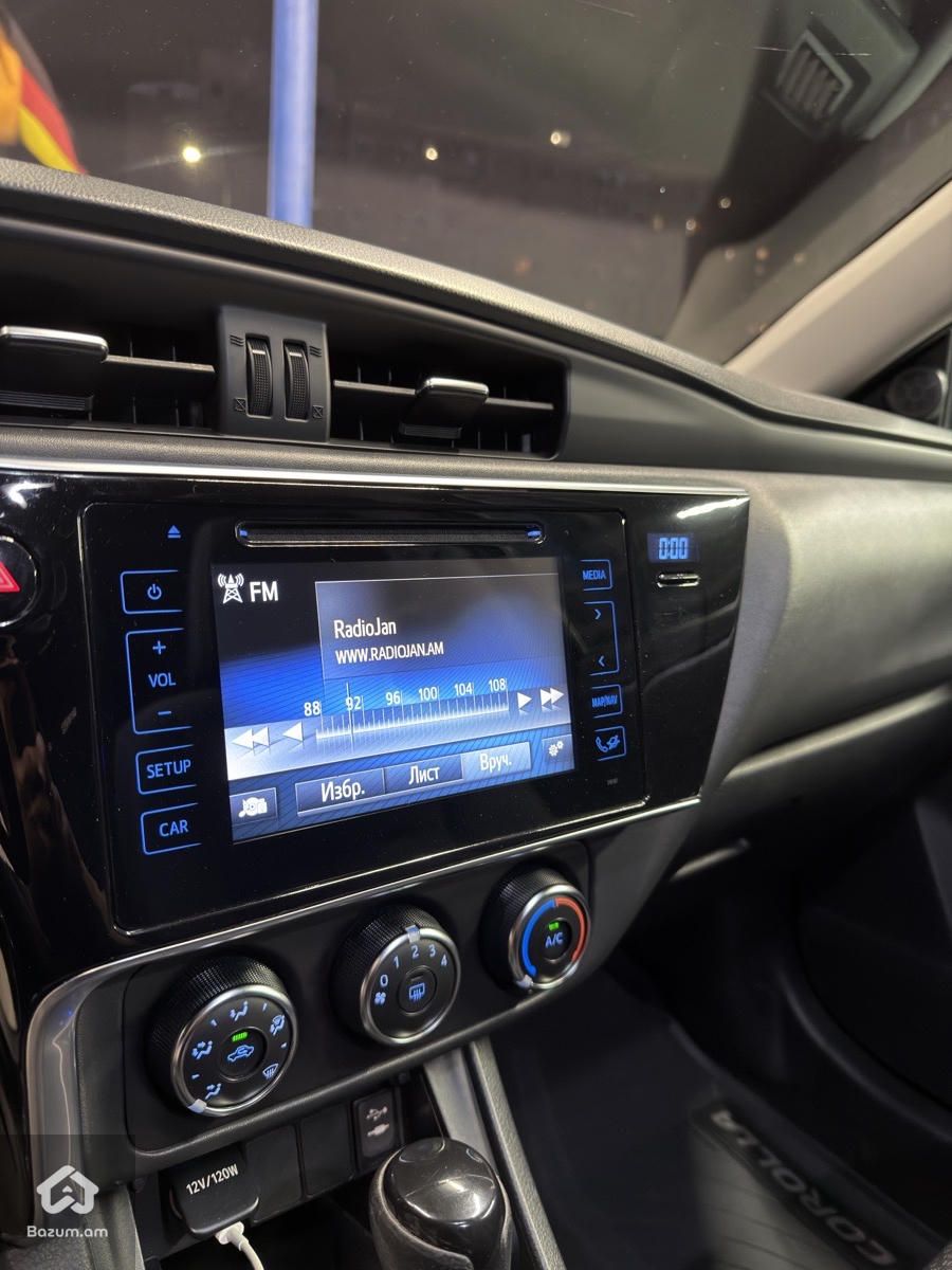 Toyota Corolla 2017 - image 11
