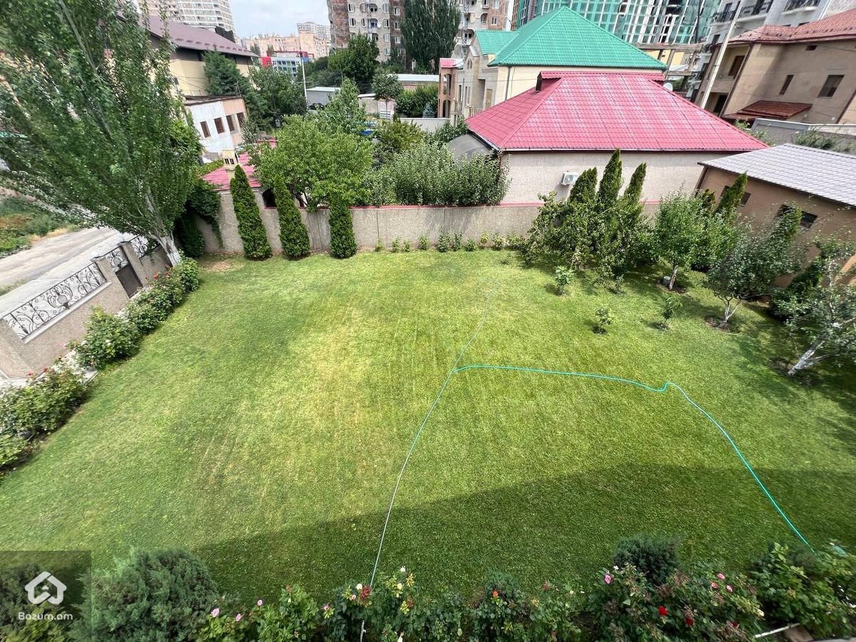 Չորս հարկանի քարե տուն Փիրումյանների փողոցում - image 5