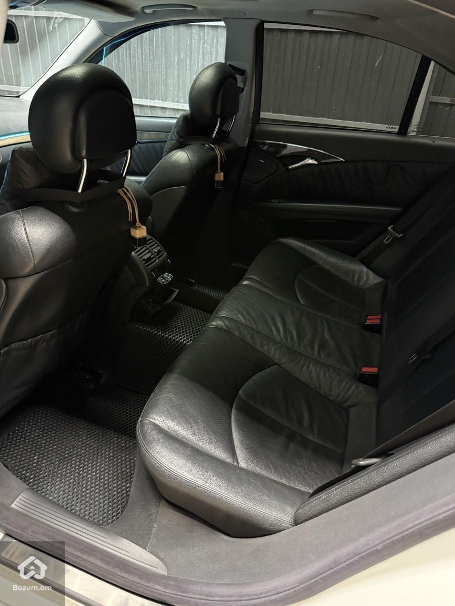 Mercedes-Benz 320 2002 - image 28
