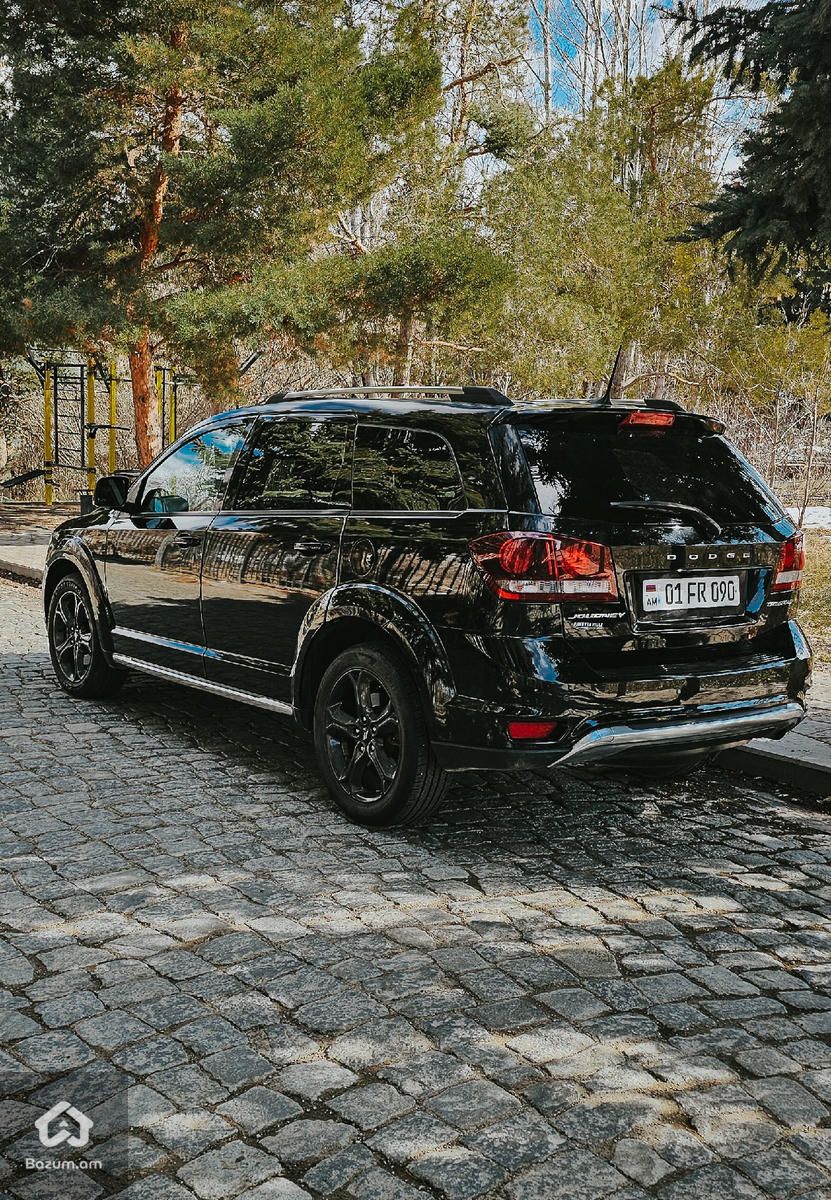 Dodge journey Crossroad - image 1