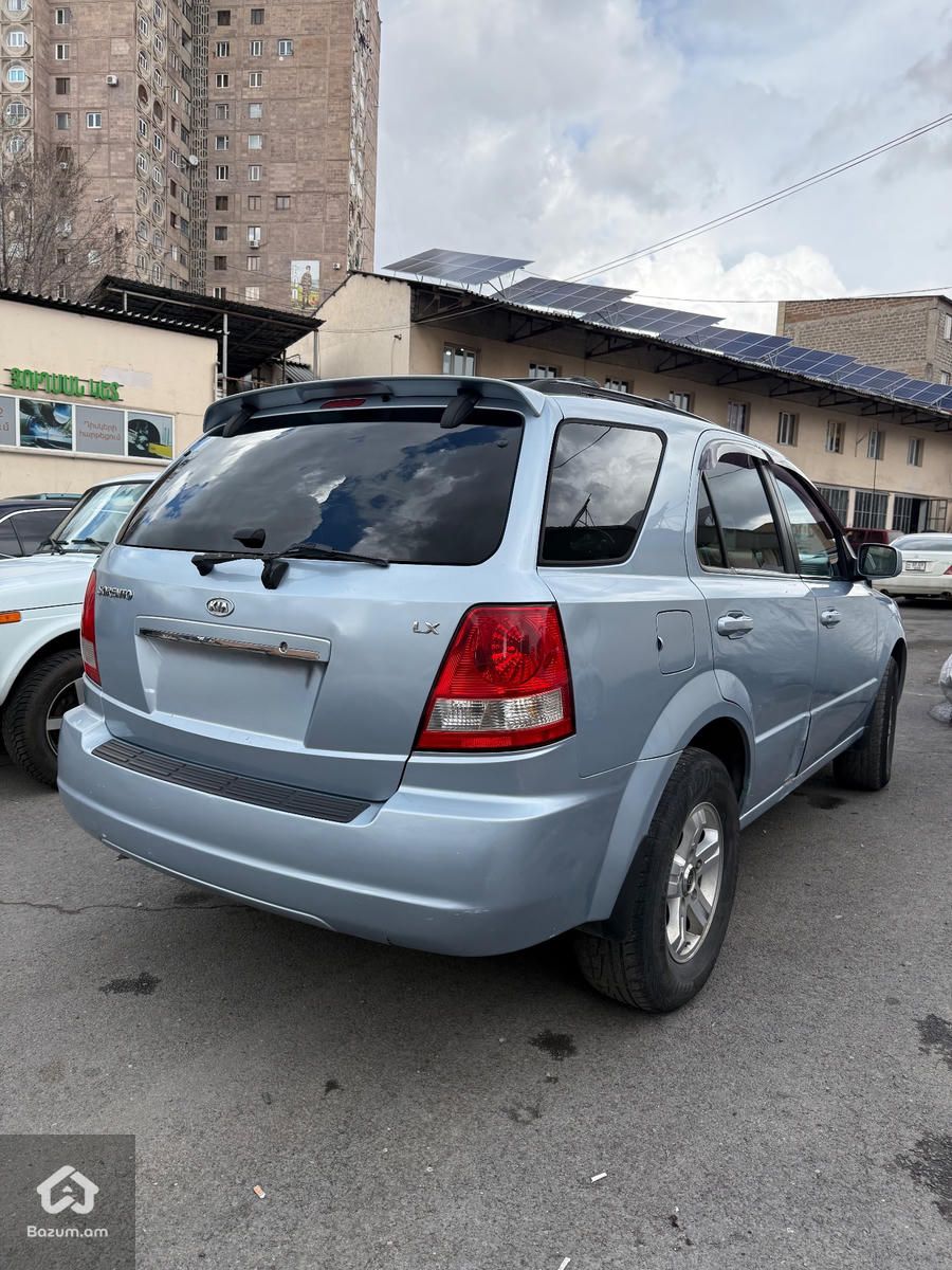 Kia Sorento - image 1