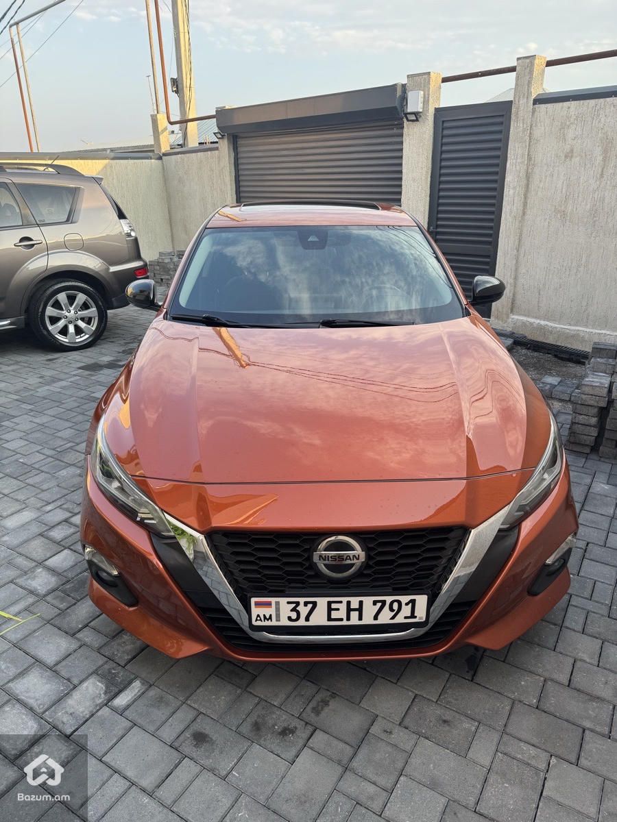 Nissan Altima SR - image 1