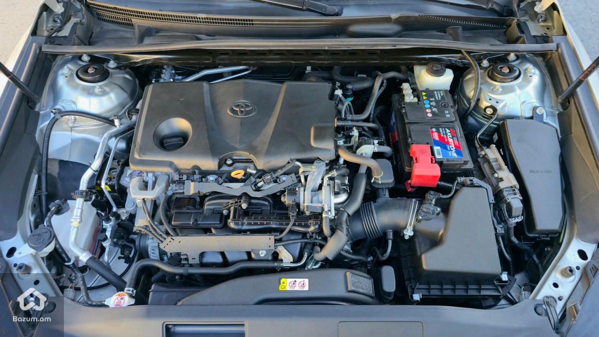 Toyota Camry SE 2.5L - image 25