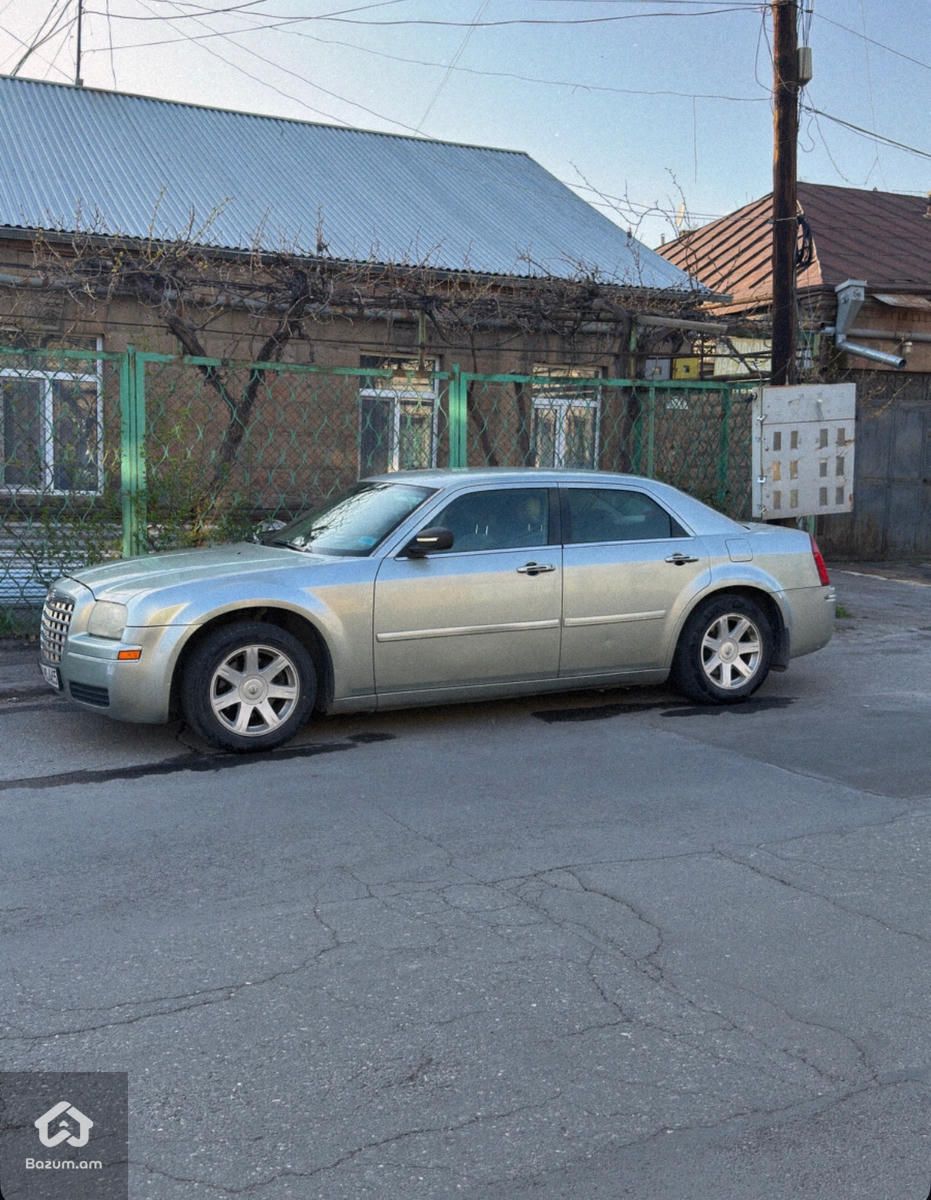 Վաճառվում է Chrysler 300 - image 4