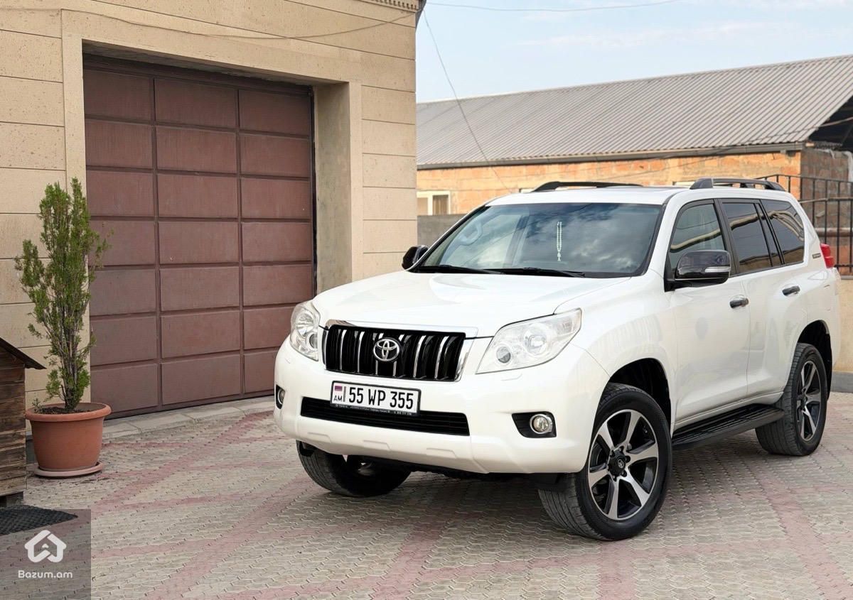 Toyota Land Cruiser Prado 2011 - image 1