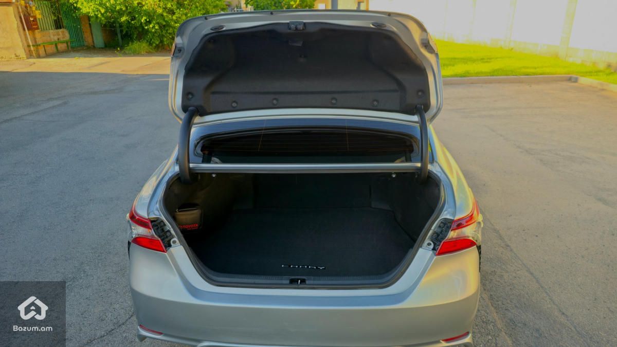 Toyota Camry SE 2.5L - image 24
