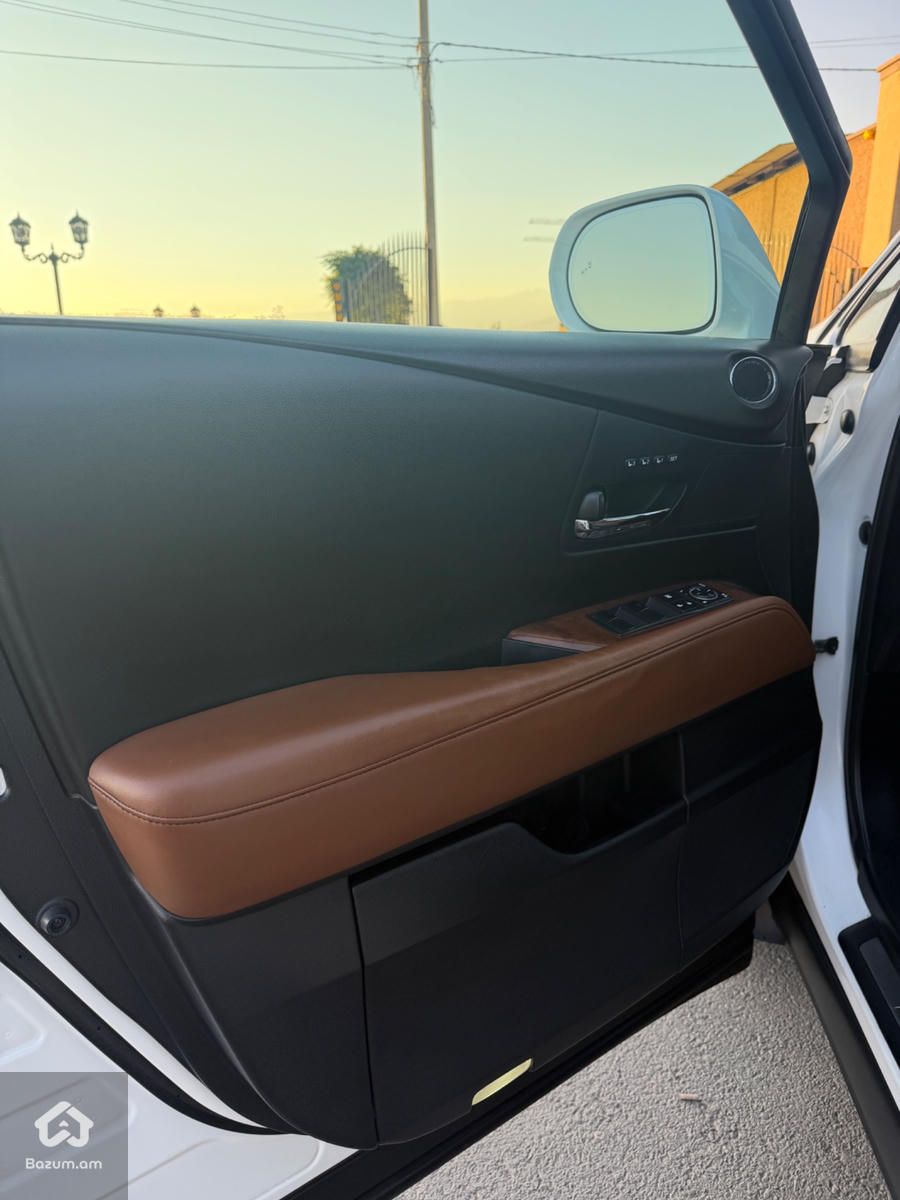 LEXUS RX350  - image 10