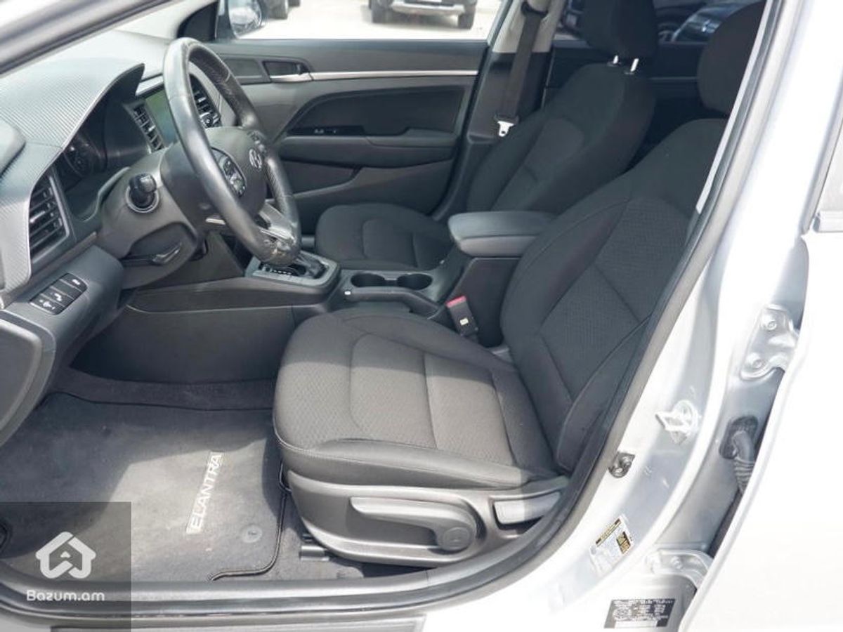 Hyundai Elantra 2020 - image 8