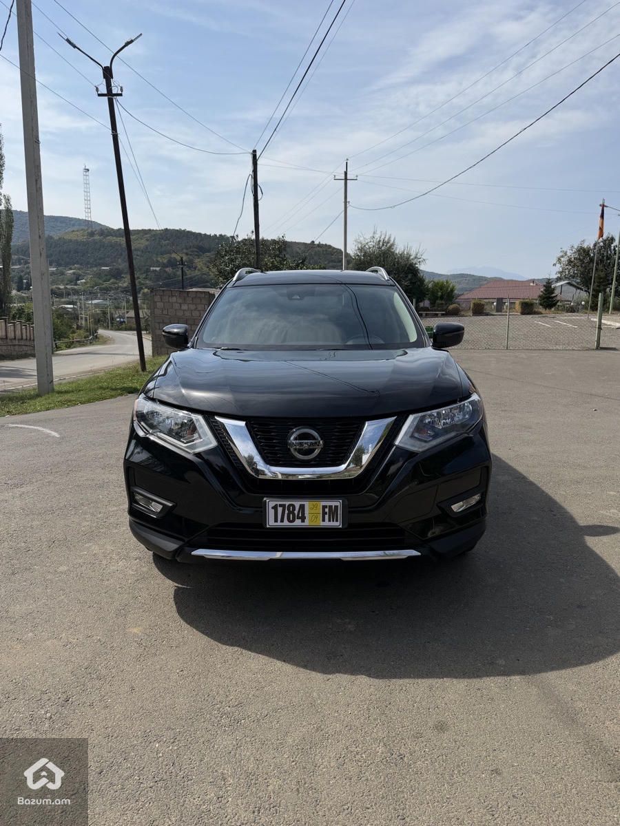 Nissan Rogue 2019 - image 1