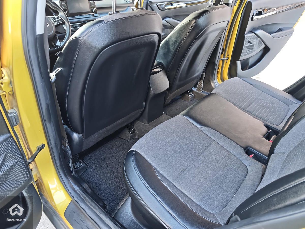 2021 Kia Seltos - image 14