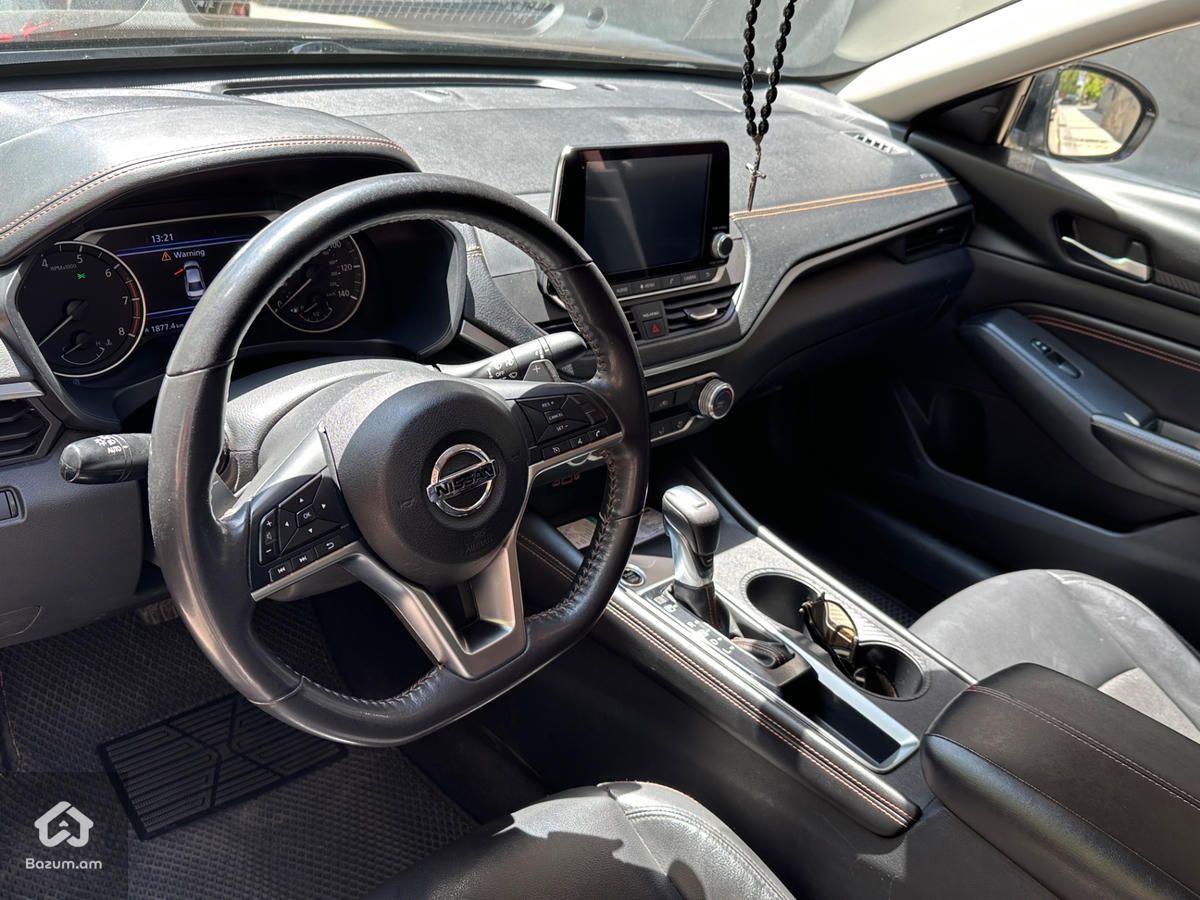 Nissan Altima 2022 SR - image 9