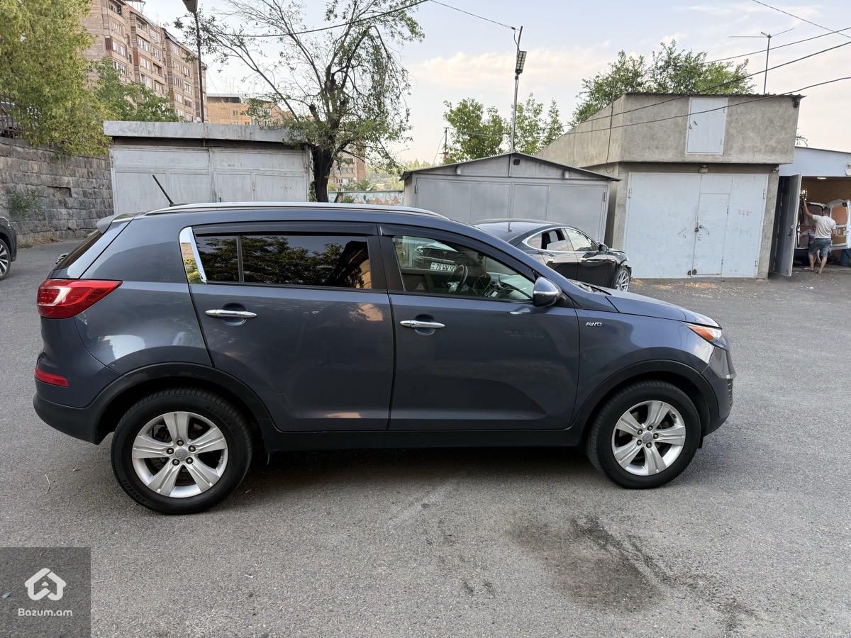 Kia Sportage 2011 - image 4