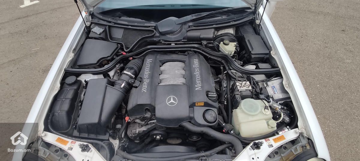 Mercedes-Benz E-Class W210 - image 25