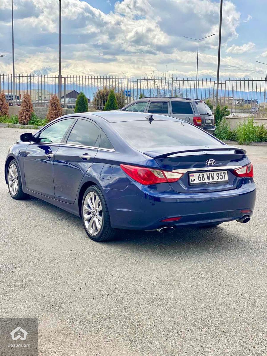 Hyundai Sonata - image 4