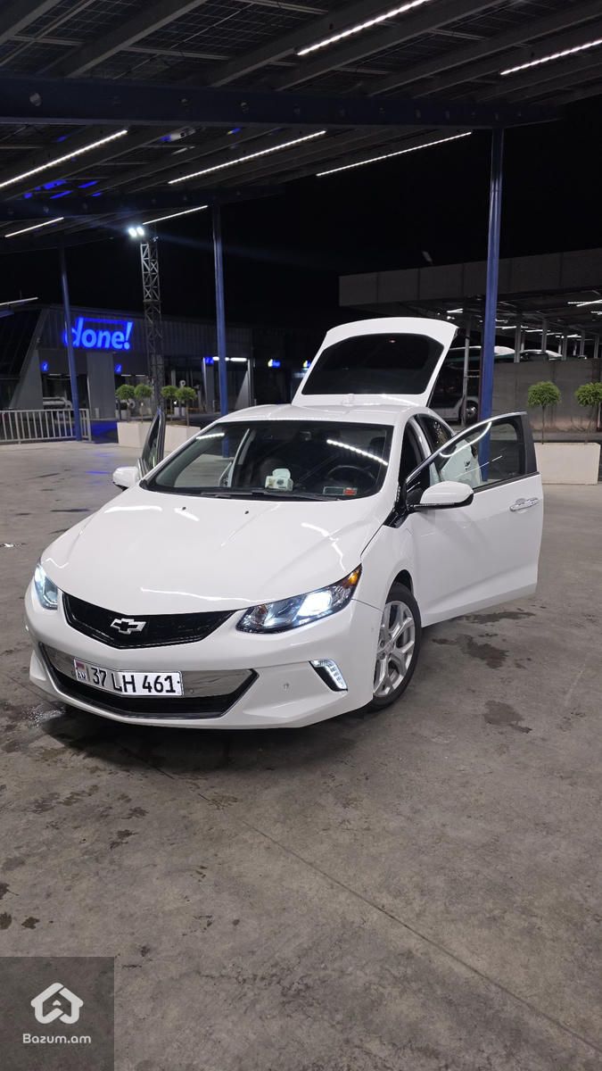 Chevrolet Volt 2017 Premium Plus - image 1