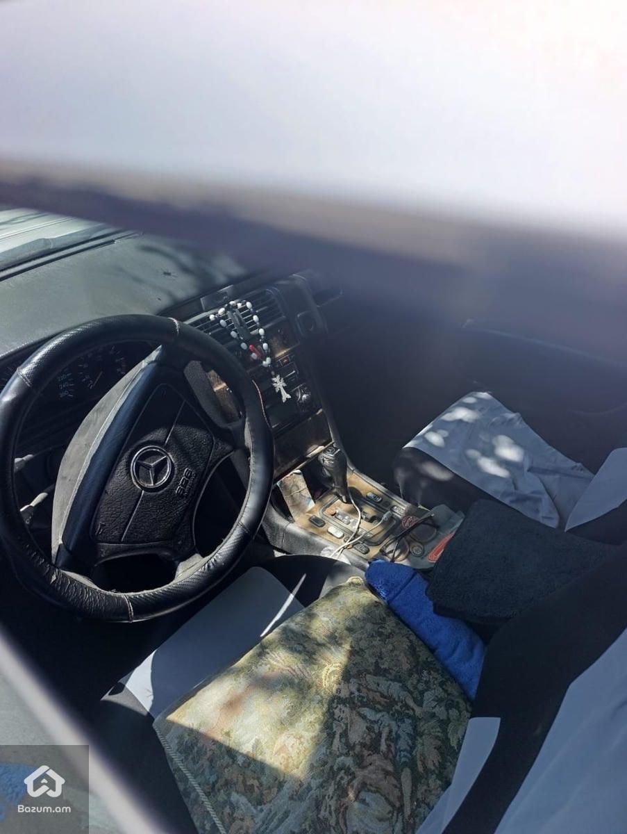 Mercedes-Benz E class W210 - image 4