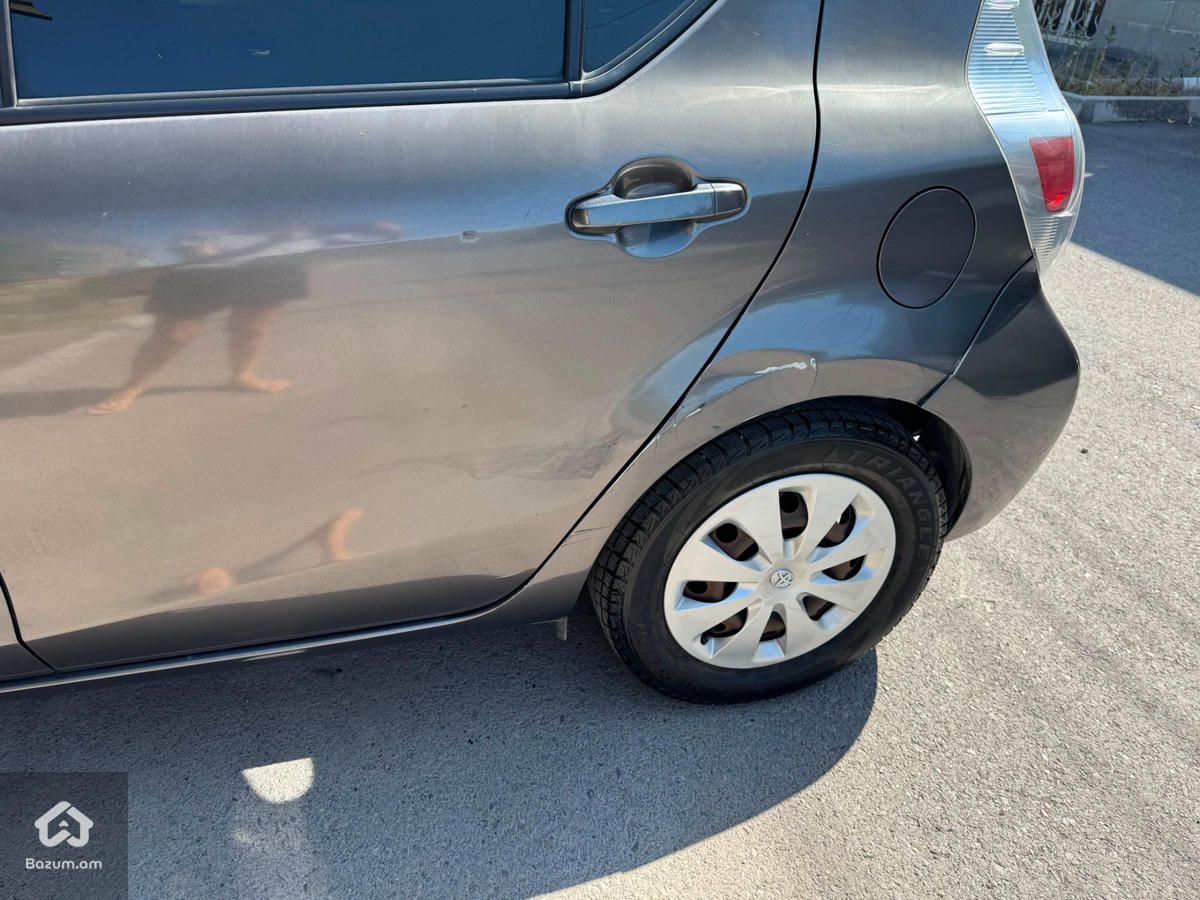 Toyota Prius 2013 - image 13
