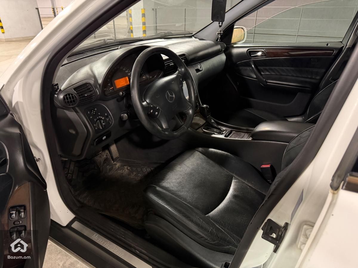 Mercedes Benz C240 - image 10