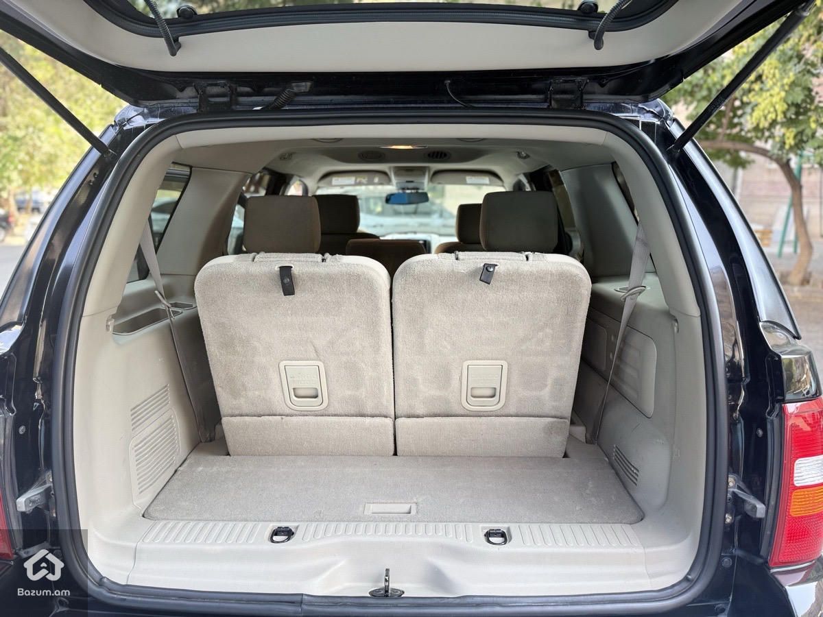 Ford Explorer - image 1