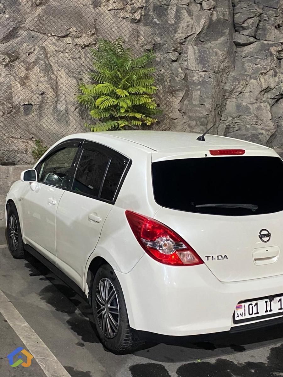 Nissan tiida - image 6