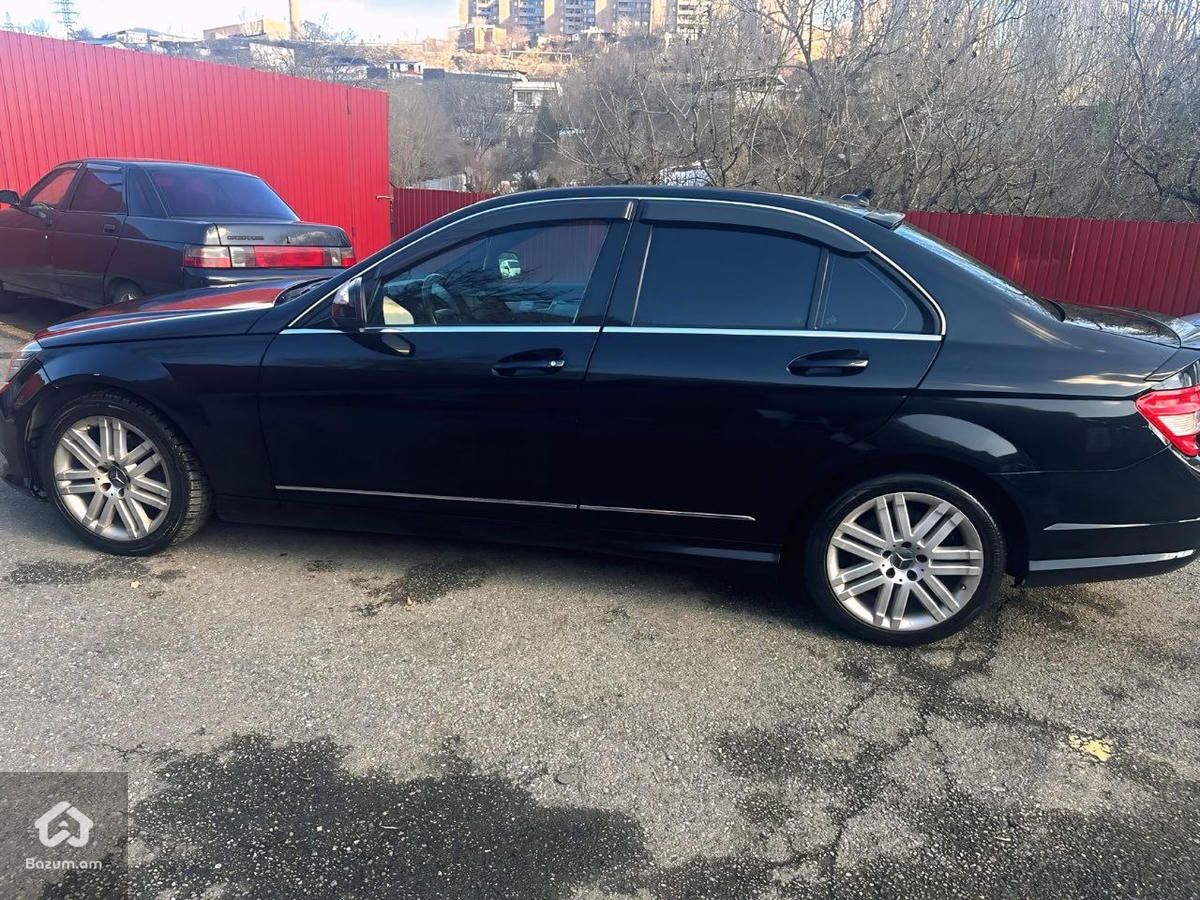 Mersedes Benz - image 5