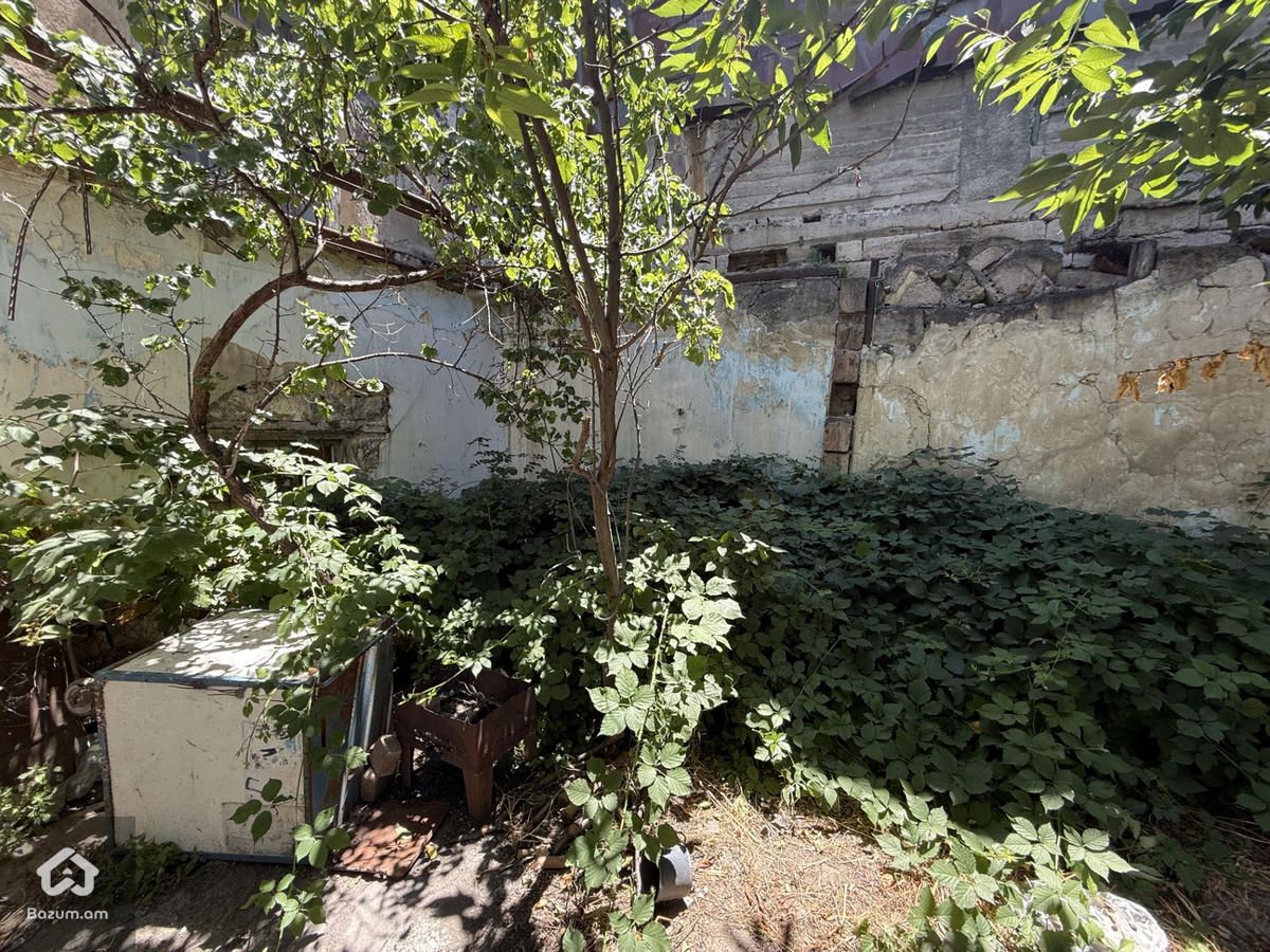 սեփական տուն Էրեբունիում, Մելիքով փողոցում - image 12