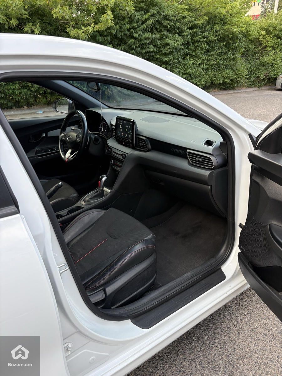 Hyundai Veloster 2018 - image 7