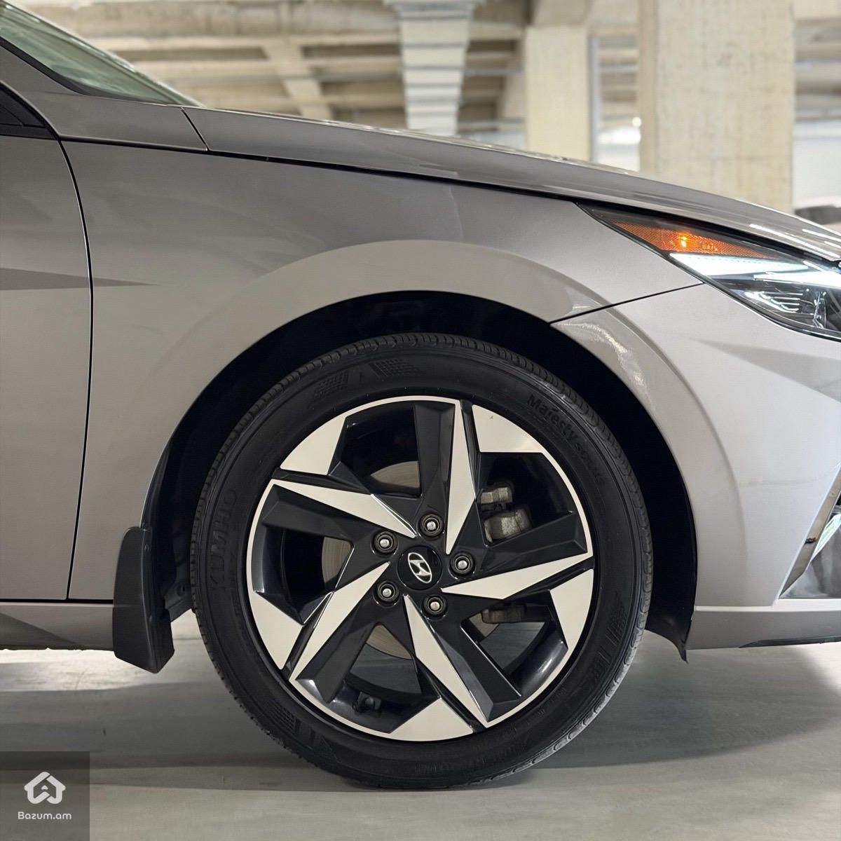 Hyundai Elantra 2023 - image 8