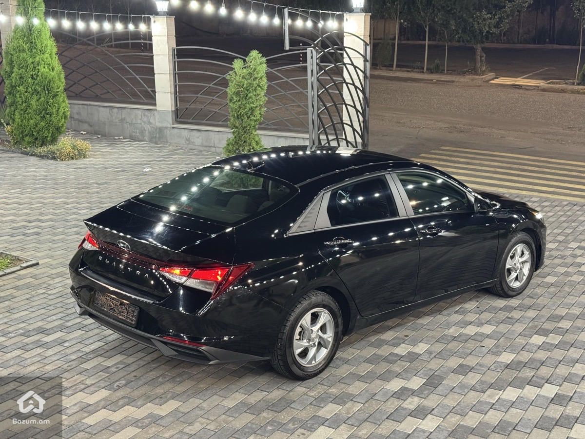Hyundai Elantra 2021 - image 4