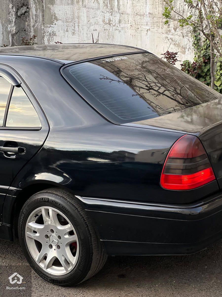 Mersedes C200 - image 6