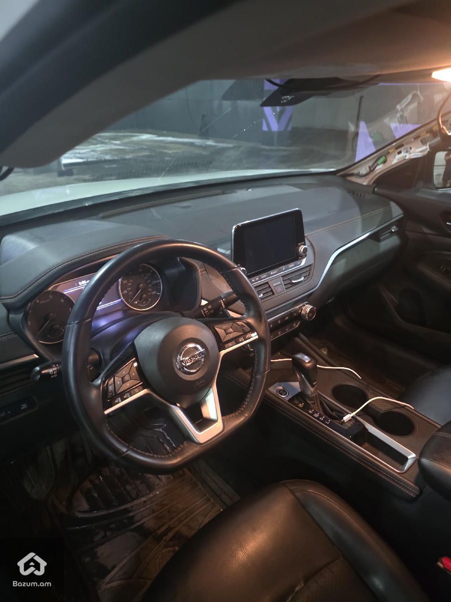 Nissan Altima SR 2020 - image 8