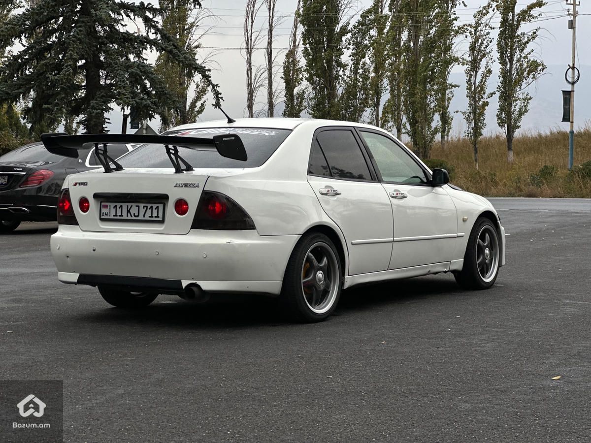 Toyota Altezza 2001 - image 5