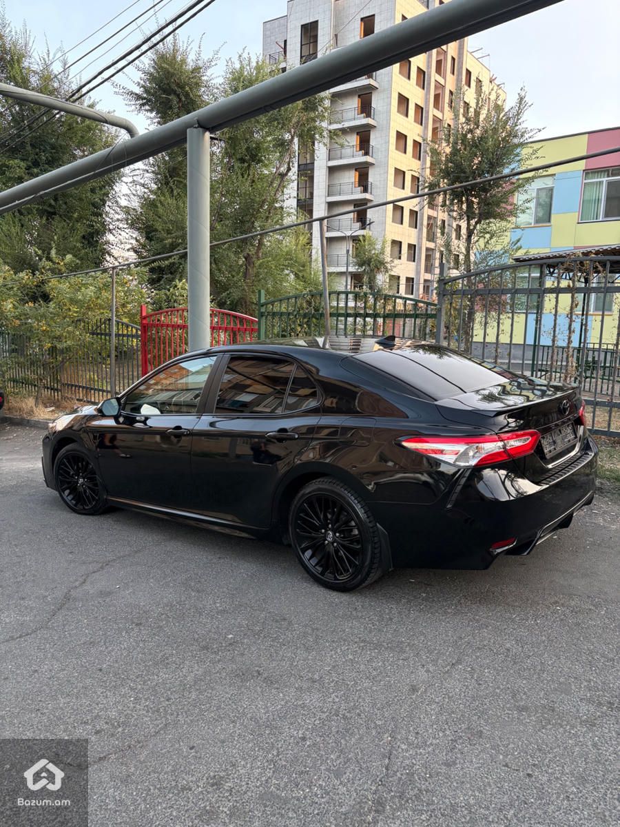 Toyota Camry 2020 - image 2