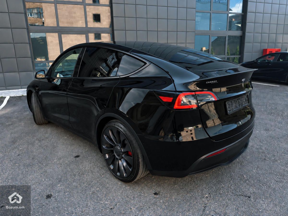 Tesla Model Y 2024 - image 2