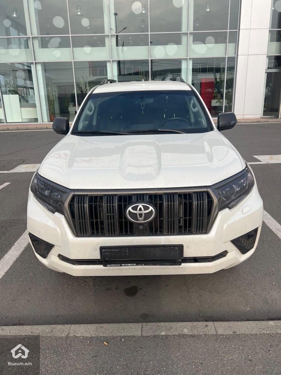 Toyota Land Cruiser Prado 2022 - image 1