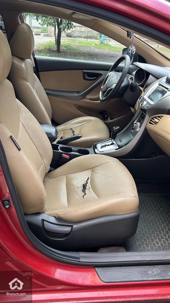 Hyundai Elantra 2011 - image 6