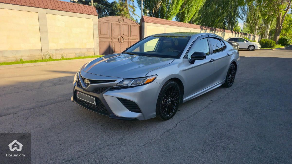 Toyota Camry SE 2.5L - image 2