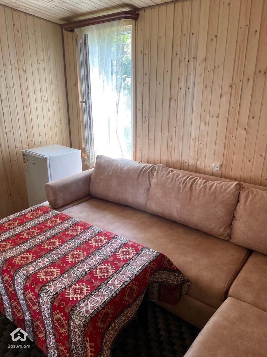 Օրավարձով քոտեջ Սևանի ափին (ընտանեկան) - image 4