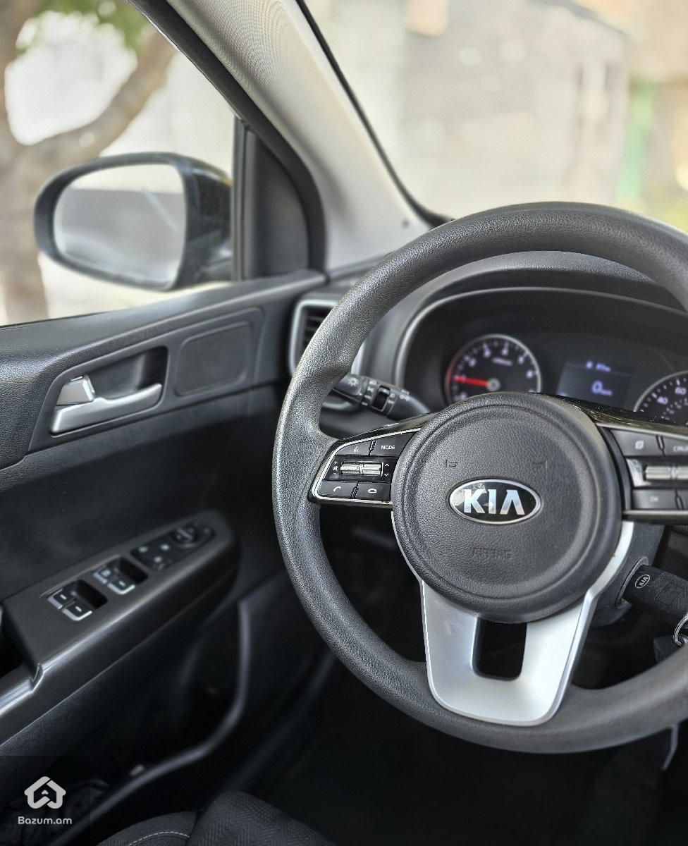 Kia Sportage  - image 12