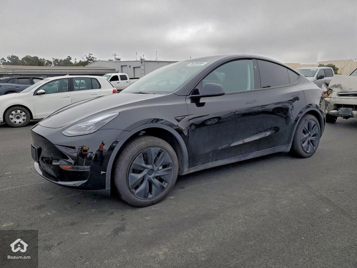 Tesla Model Y Long Range - image 1