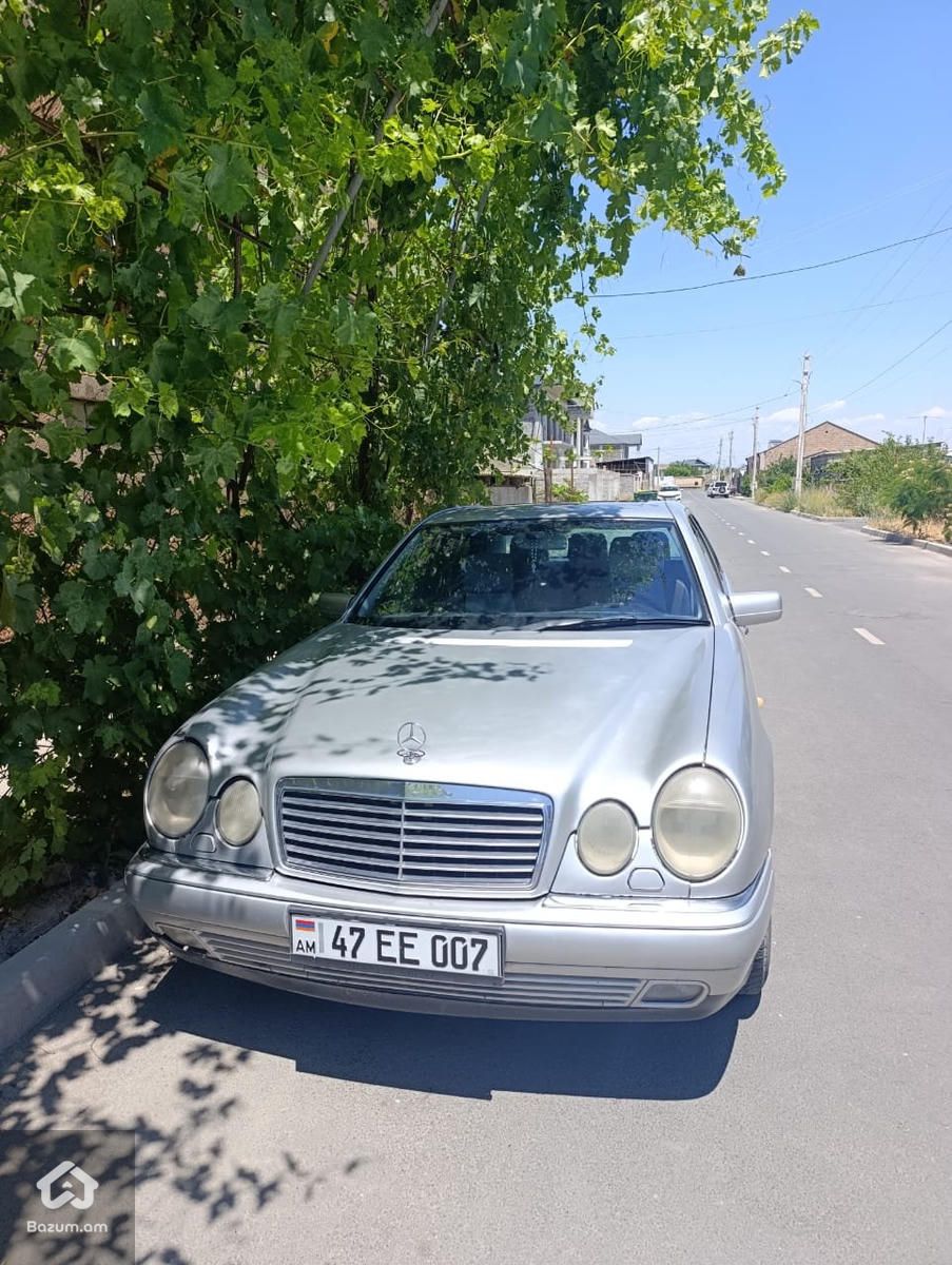 Mercedes-Benz E class W210 - image 1