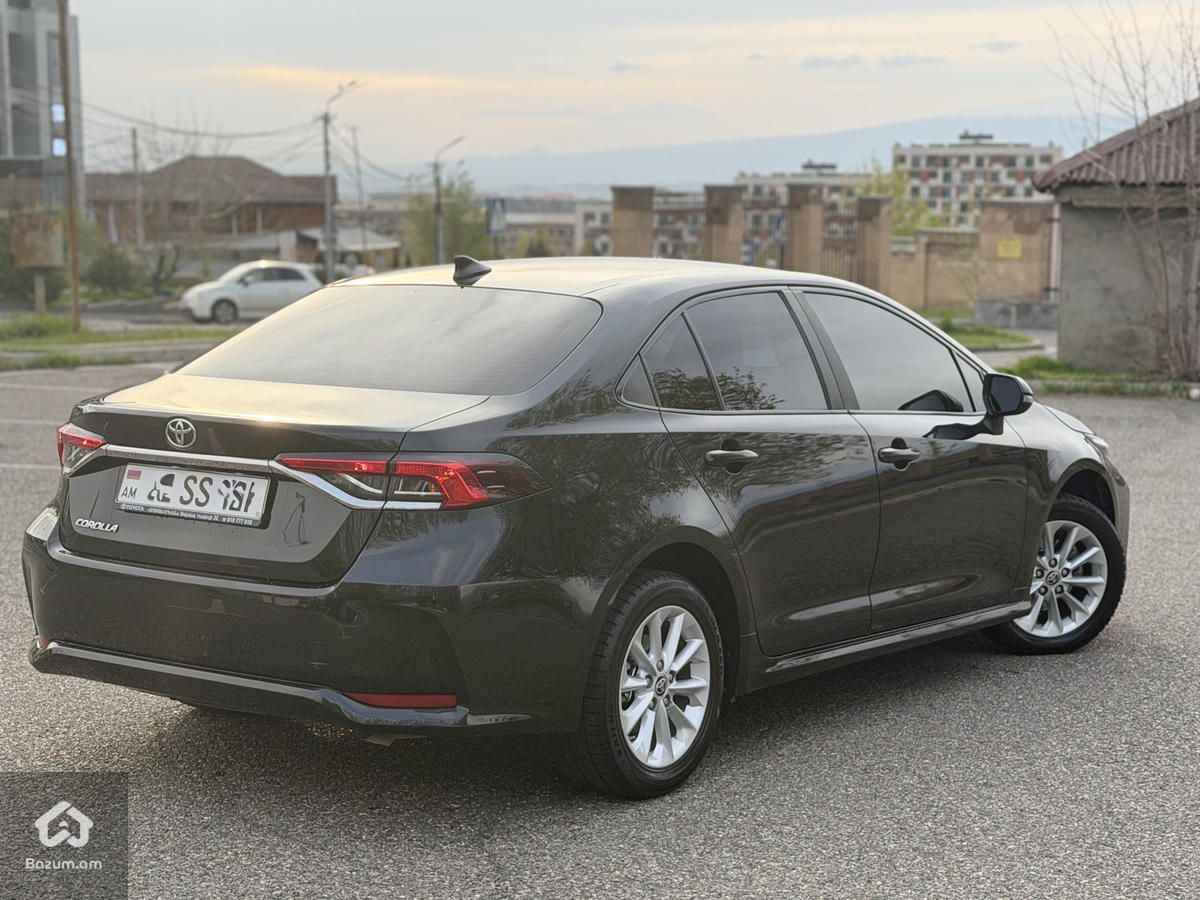 Toyota Corolla - image 6