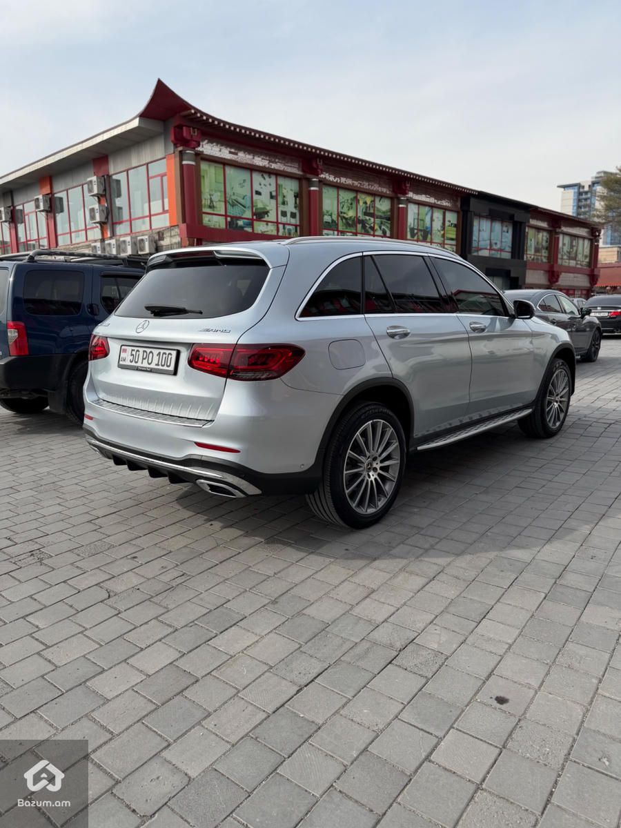 Mercedes Benz GLC 300 Amg line - image 3