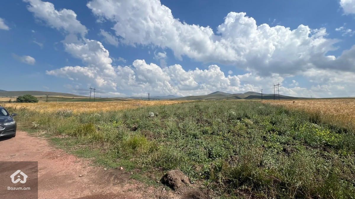 Հող Երևան-Սևան մայրուղու մոտ - image 5