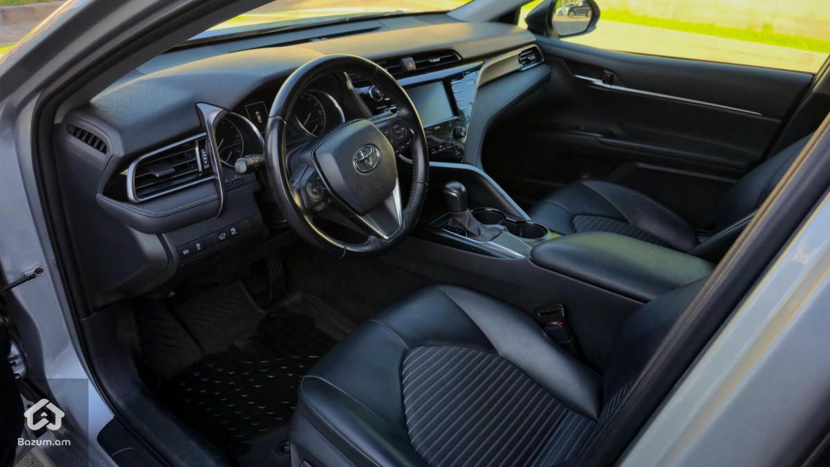 Toyota Camry SE 2.5L - image 15