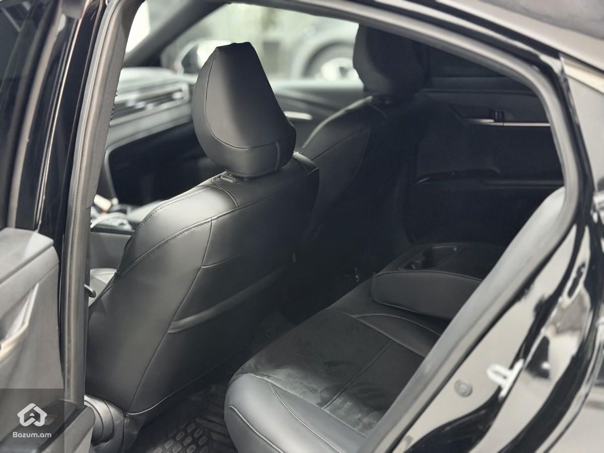 Toyota Camry 2025 - image 12