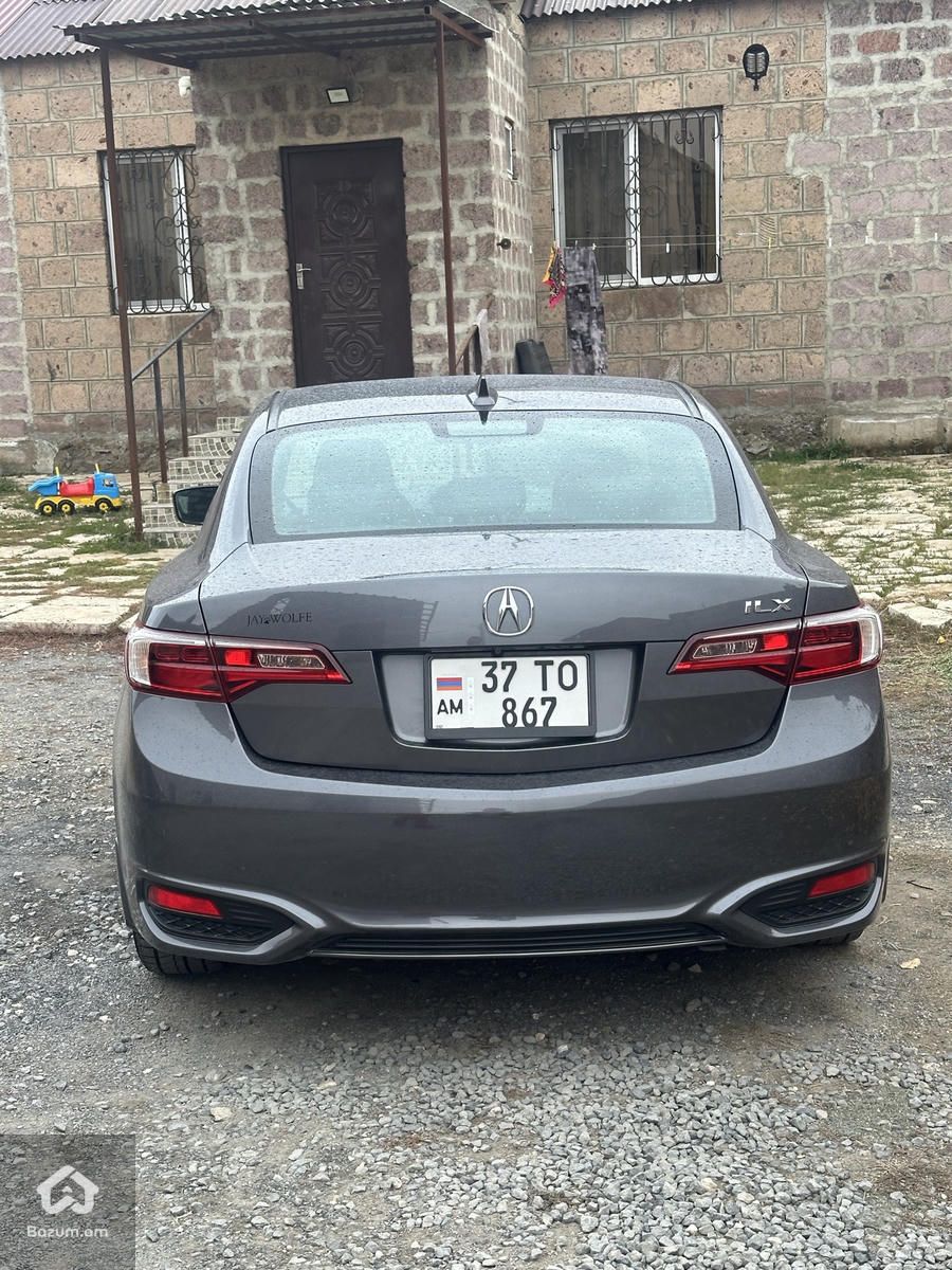 Acura ILX - image 4