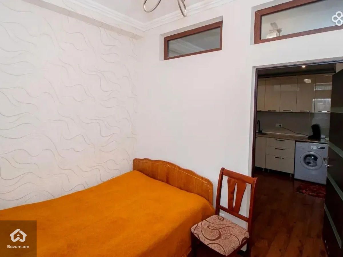 Վաճառվում է 2 սենյականոց բնակարան Կենտրոնում   - image 6